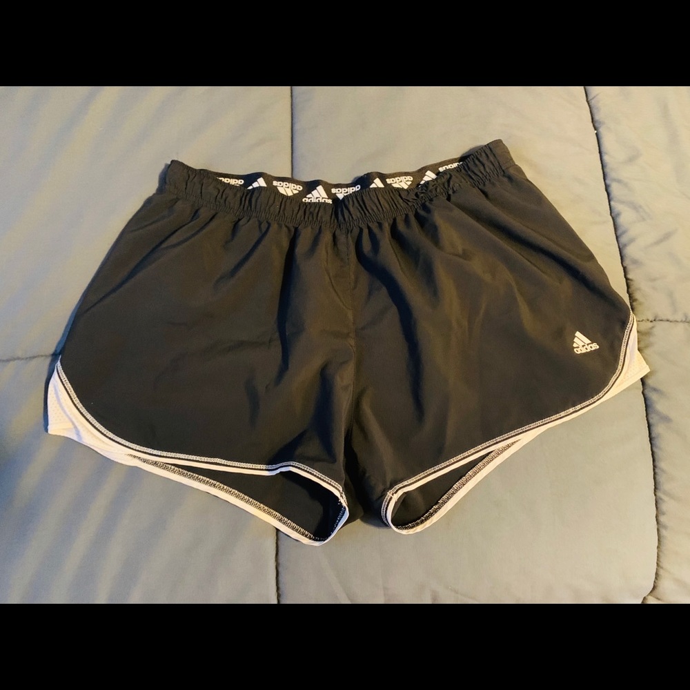 Woman’s Adidas shorts large